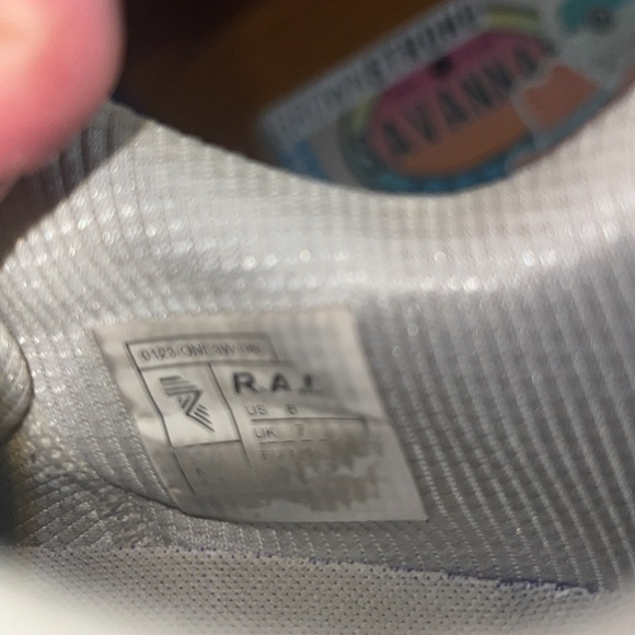 WHITE RAD GLOBAL SHOES- SIZE 9.5 - Picture 4 of 4